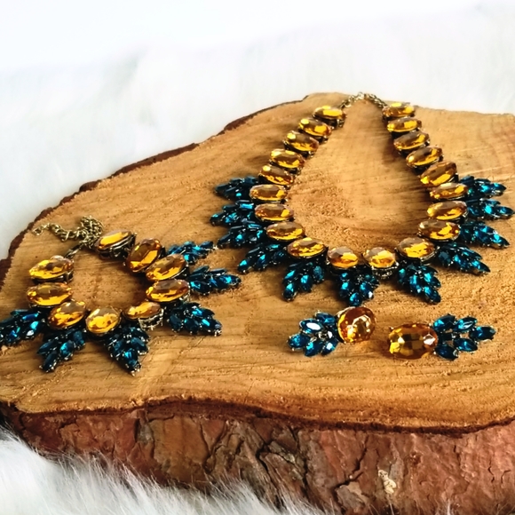 Glamour Pinaple Set 💎💛🍍 - Picture 4 of 4